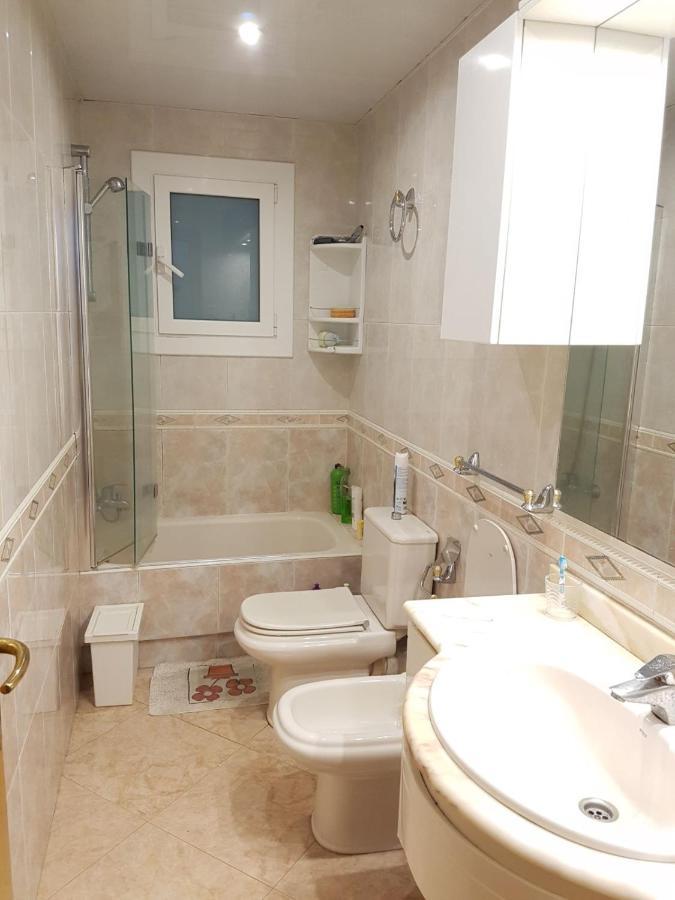 Habitacion En Piso Compartido Cerca Del Camp Nou ロスピタレート・デ・リョブレガート エクステリア 写真